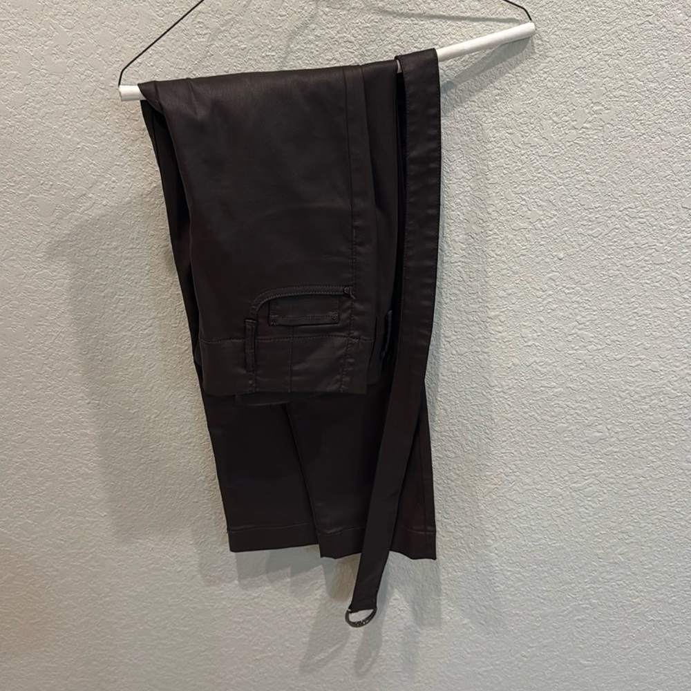 White House, Black market, green pants and belt, size 6 ￼